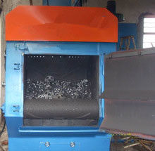 Crawler Tumble Shot Blasting Machine Compact Structure With BE Type Splitter